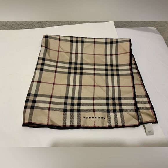Burberry  Classic Nova Check Classic‎ 100% Silk Scarf 18”x18” - Picture 1 of 6